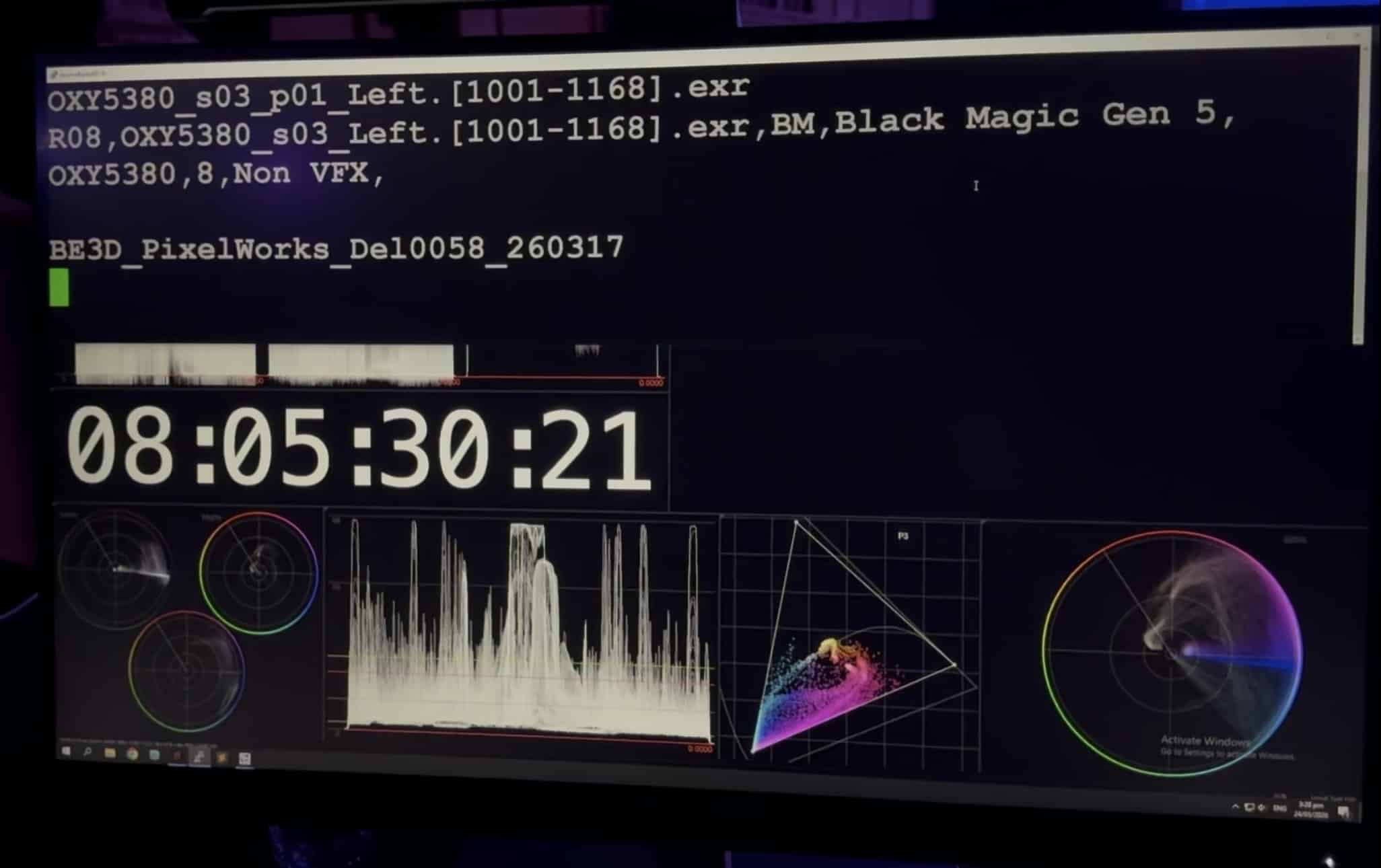 Tashi's real-time shot information HUD imposed over his OmniScope setup